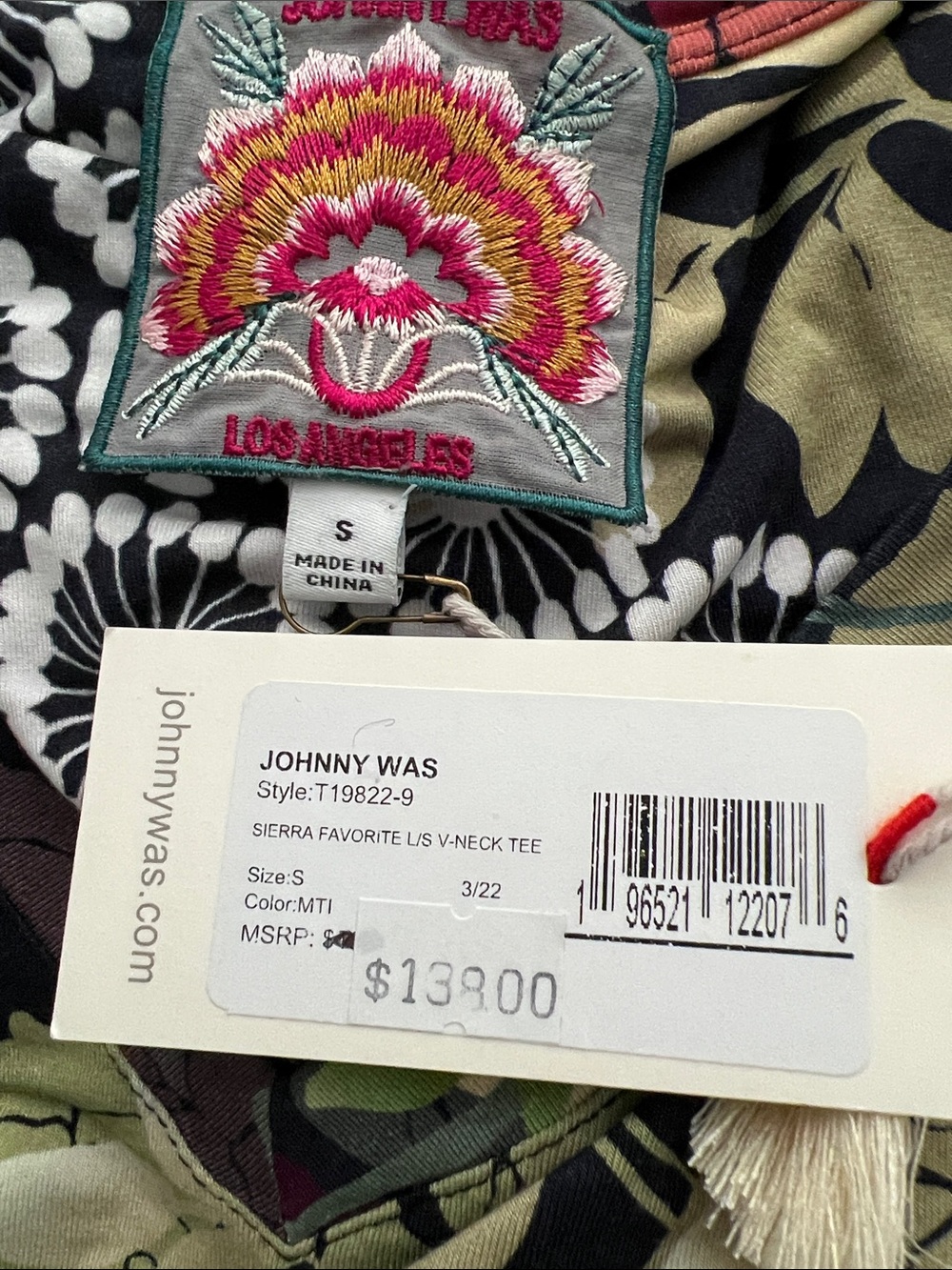 Johnny Was Sierra Favorite Navy Floral V-Neck Long Sleeve Top Retail $138 NWT - Picture 2 of 3